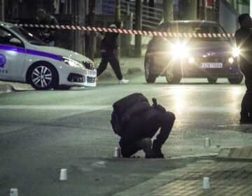 Επίθεση με καλάσνικοφ στα Άνω Λιόσια: Οι δράστες παρακολουθούσαν τον 42χρονο – Δείτε βίντεο ντοκουμέντο από τη στιγμή των πυροβολισμών