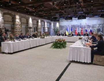 Αποκαλύψεις από Ουκρανό αξιωματούχο: Οι Ρώσοι ζήτησαν η Ουκρανία να αποσύρει τα στρατεύματά της και να ξεχάσει τις αποζημιώσεις