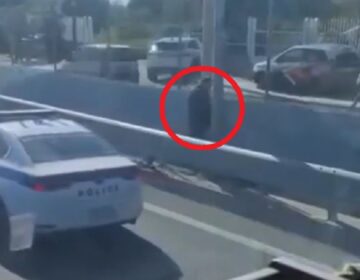 «Πάρκαρε» στη μεσαία λωρίδα στον Κηφισό για να πάει να κάνει την ανάγκη του – Δείτε το βίντεο