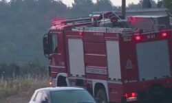 Μήνυμα από το 112 για τη φωτιά στο Μαρκόπουλο – «Παραμείνετε σε εσωτερικούς χώρους»
