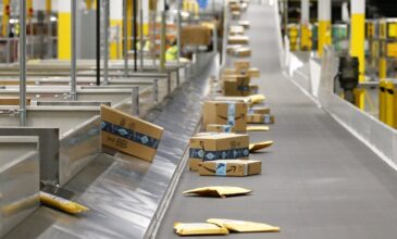 «Χαράτσι» 2 ευρώ σε κάθε μικρό δέμα που εισέρχεται στην Ευρώπη προτείνει η Κομισιόν