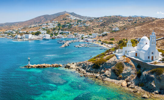 Η Ίος είναι το νησί της αυθεντικότητας και των αρχαίων μυστηρίων, γράφει ισπανικό ταξιδιωτικό περιοδικό