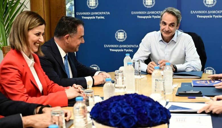 Επίσκεψη του πρωθυπουργού στο Υπουργείο Υγείας