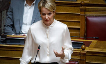 Σδούκου: Έχει το πολιτικό θάρρος ο ΣΥΡΙΖΑ να διαγράψει τον ευρωβουλευτή του Νικόλα Φαραντούρη;
