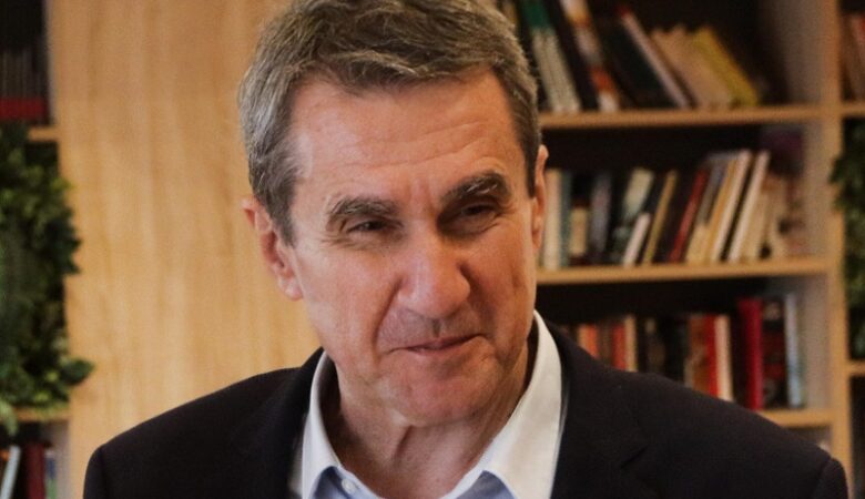 Λοβέρδος: «Έπρεπε να έχω μηνύσει τον Τσίπρα» – «Ήθελα να τον δείρω μέσα στη Βουλή»