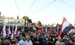 Συγκέντρωση στην ισραηλινή πρεσβεία: «Να σταματήσει εδώ και τώρα η σφαγή του παλαιστινιακού λαού από το κράτος-δολοφόνο»