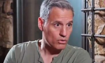 Γρηγόρης Πετράκος: «Τους άντρες που τραγουδάνε με ψεύτικη φωνή σε γυναικείους τόνους δεν μπορώ καθόλου»
