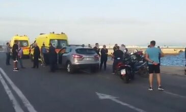 Σοκ στη Μυτιλήνη: Αγροτικό αυτοκίνητο έκανε «βουτιά» στο λιμάνι