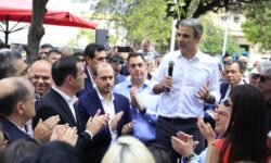 Μητσοτάκης από Μέγαρα: «Η καλύτερη κοινωνική πολιτική είναι η αντιμετώπιση της ανεργίας» – Οι εκλογές θα γίνουν το 2027»