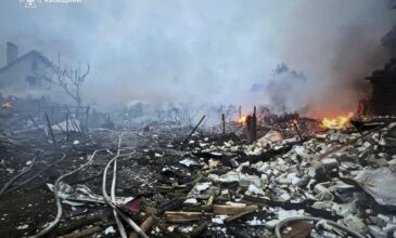 Νέα μαζική ρωσική επίθεση εναντίον της Ουκρανίας με τουλάχιστον εννέα νεκρούς