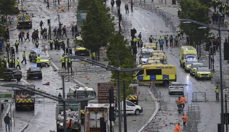 Αυτοκίνητο χτύπησε πλήθος πεζών κατά τη διάρκεια των εορτασμών στο Λίβερπουλ για την κατάκτηση του τίτλου
