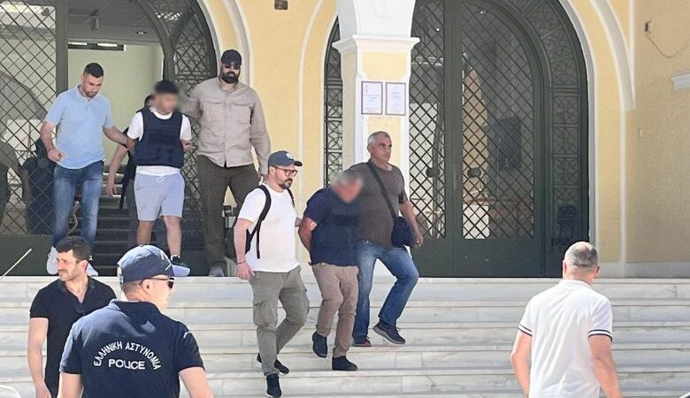Τρεις συλλήψεις για τη δολοφονία της 69χρονης συμβολαιογράφου στην Ζάκυνθο – Φέρονται να έχουν ομολογήσει