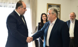 Συνάντηση Κουτσούμπα με τον πρέσβη της Παλαιστίνης: «Να σταματήσει το έγκλημα του κράτους-δολοφόνου του Ισραήλ»