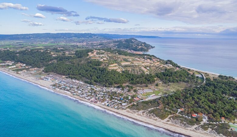 Έντεκα επενδυτικά σχήματα για την «Ακτή και Camping Ποσειδίου Καλάνδρας» Χαλκιδικής