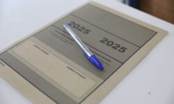 Πανελλαδικές Εξετάσεις 2025: Πότε θα ανακοινωθούν οι βαθμολογίες και οι βάσεις