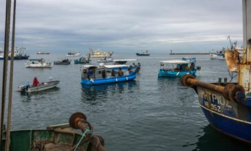 Δύτες «ψάρεψαν» πατίνια, λάστιχα και μηχανές από το βυθό του Θερμαϊκού