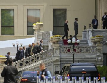 Η Ρωσία πρότεινε στην Ουκρανία ολιγοήμερη κατάπαυση του πυρός σε ορισμένους τομείς του μετώπου