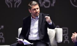 Ανδρουλάκης: Χαμηλοί μισθοί και αυξημένο κόστος ζωής αποτρέπουν την επιστροφή των νέων στην Ελλάδα