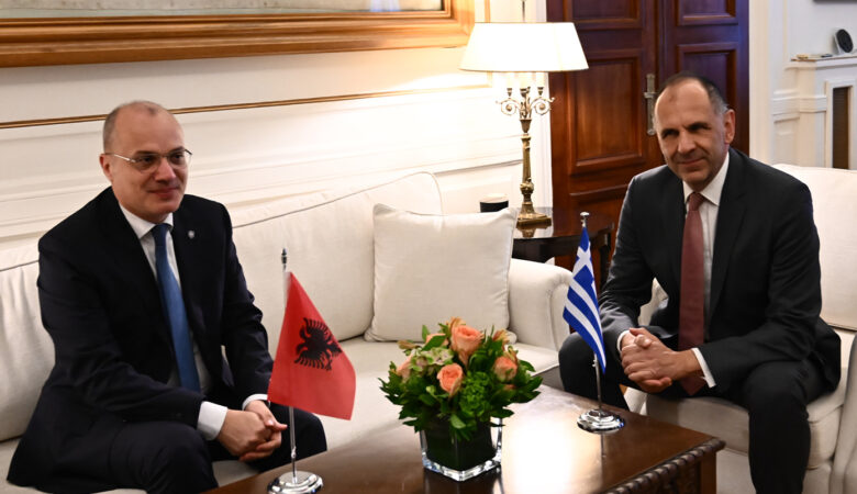 Γεραπετρίτης στη συνάντηση με τον Αλβανό ομόλογό του: Η ελληνική μειονότητα στην Αλβανία, μείζονα προτεραιότητα για την Ελλάδα