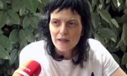 Ελεάνα Βραχάλη: «Το τραγούδι “Βυθός” το έγραψα όταν έπαιρνα φάρμακα και δεν θυμόμουν πως το είχα γράψει»