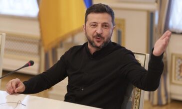 Ο Ζελένσκι προτείνει κατάπαυση του πυρός μέχρι να συναντηθεί με τον Πούτιν