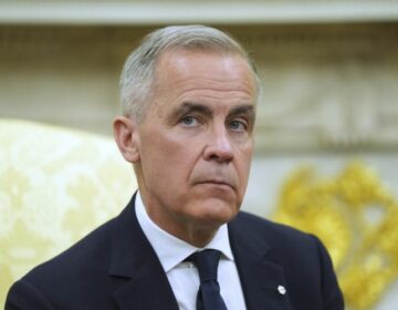 «Παράνομους» χαρακτήρισε ο πρωθυπουργός του Καναδά τους δασμούς Τραμπ στον χάλυβα και στο αλουμίνιο