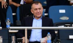 Αναδίπλωση Βρούτση για να εκτονωθεί η κρίση στο μπάσκετ: «Δεν απαιτείται κοινή παρουσία Γιαννακόπουλου – Αγγελόπουλων»
