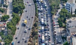 Μαζική έξοδος των Αθηναίων για το τρίημερο του Αγίου Πνεύματος
