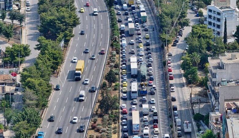 Μαζική έξοδος των Αθηναίων για το τρίημερο του Αγίου Πνεύματος