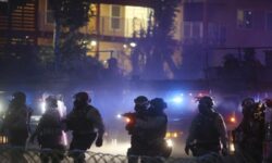 Πεδίο μάχης το Λος Άντζελες: Θα αναπτυχθούν 2.000 μέλη της Εθνοφρουράς – Δεν θα γίνονται πλέον ανεκτές οι διαδηλώσεις της αριστεράς, λέει ο Τραμπ