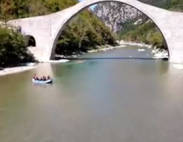 Μεταφέρονται στην Πάτρα τα δύο παιδιά που ανασύρθηκαν από τον ποταμό Άραχθο και ανέκτησαν τις αισθήσεις τους