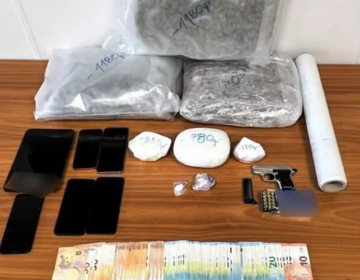 Δύο συλλήψεις στην Παλλήνη για κατοχή και διακίνηση ναρκωτικών