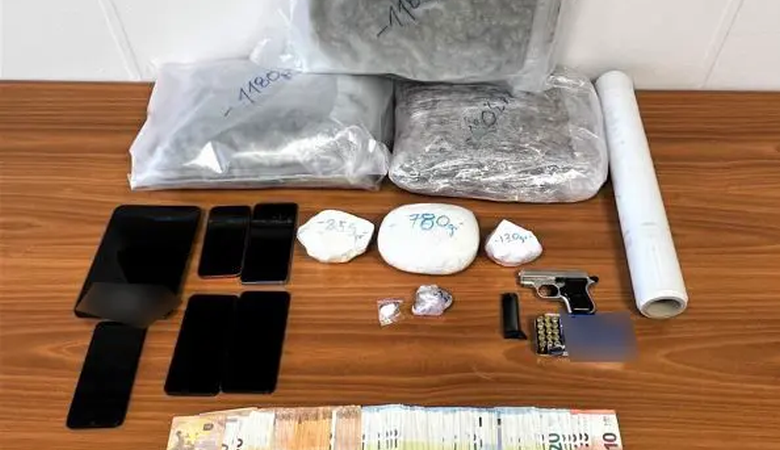 Δύο συλλήψεις στην Παλλήνη για κατοχή και διακίνηση ναρκωτικών