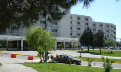 Στην ΜΕΘ του Πανεπιστημιακού Νοσοκομείου Πάτρας νοσηλεύονται τα δύο αγόρια που ανασύρθηκαν από τον Άραχθο