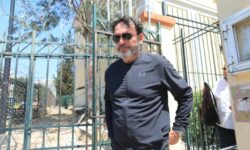 Αναβλήθηκε η δίκη του Στάθη Αγγελόπουλου για το επεισόδιο με την πρώην σύζυγό του – Ζητήθηκε να καταθέσει ο γιος τους