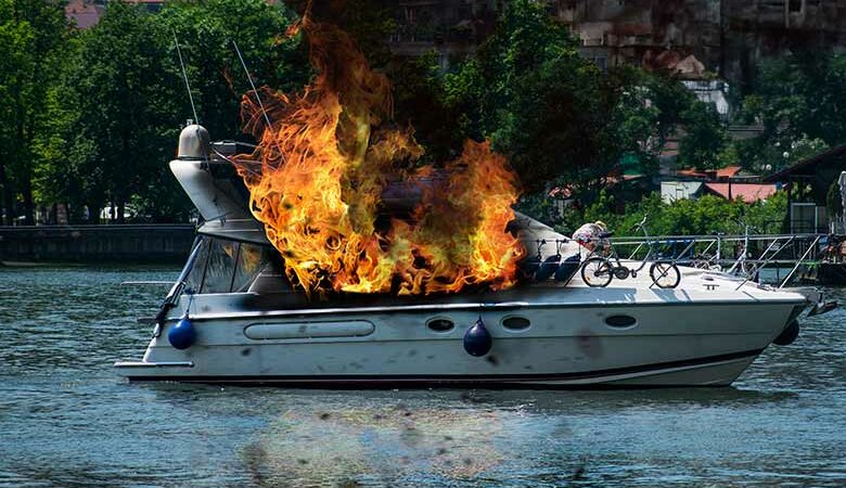 Ξέσπασε φωτιά σε θαλαμηγό στο Πόρτο Χέλι Αργολίδας