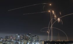 Το Ιράν  υπόσχεται «τις πύλες της κολάσεως» στο Ισραήλ – Ο Νετανιάχου περιμένει πολλές επιθέσεις από την Τεχεράνη