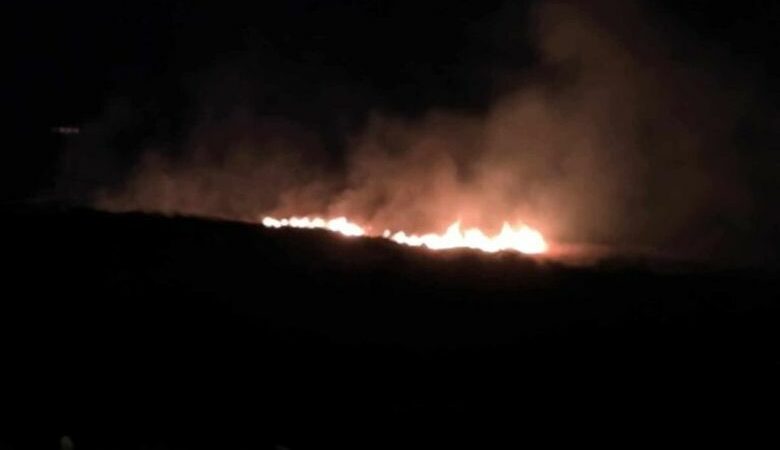Τέθηκε υπό έλεγχο η φωτιά στον Προφήτη Ηλία Μυτιλήνης – Χωρίς ρεύμα η ευρύτερη περιοχή