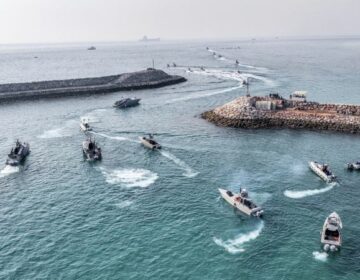 Κρίση στη Μέση Ανατολή – Το σενάριο που τρομάζει: Το Ιράν εξετάζει σοβαρά το κλείσιμο των Στενών του Ορμούζ – Περίπου 60 νεκροί στην Τεχεράνη