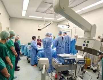 Συγκλονιστικές στιγμές στο νοσοκομείο του Ρίου: Ενός λεπτού σιγή για τον 14χρονο που πνίγηκε στον Άραχθο