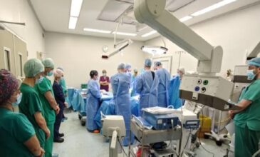 Συγκλονιστικές στιγμές στο νοσοκομείο του Ρίου: Ενός λεπτού σιγή για τον 14χρονο που πνίγηκε στον Άραχθο