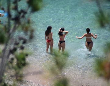 Ηλιόλουστη η Κυριακή 3/8 με την θερμοκρασία σε υψηλά επίπεδα