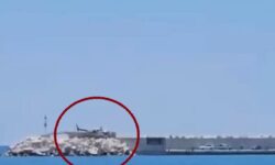 Ελικόπτερο κατέπεσε στη θάλασσα στην Μαρίνα Βουλιαγμένης
