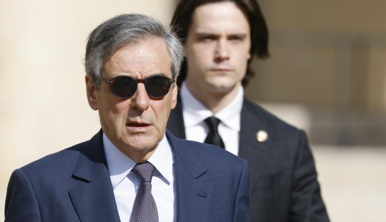 Σε τετραετή φυλάκιση με αναστολή καταδικάσθηκε ο πρώην πρωθυπουργός της Γαλλίας, Φρανσουά Φιγιόν
