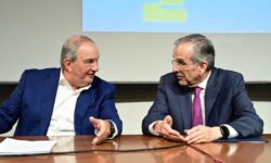 Κριτική στην κυβέρνηση για τον τρόπο αντιμετώπισης των προκλήσεων της Τουρκίας από Κώστα Καραμανλή και Αντώνη Σαμαρά