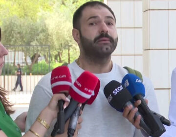 Άγριο ξέσπασμα Καρκά: «Κρατούσαν με νύχια και με δόντια τις πρώην συντρόφους του Τσαρούχα, που τις ξυλοκοπούσε, για να μην τον καταγγείλουν…»