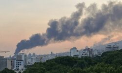 Μαίνονται οι βομβαρδισμοί μεταξύ Ισραήλ και Ιράν: Εκρήξεις πάνω από το Τελ Αβίβ – Ο ισραηλινός στρατός διεξήγαγε “πολλά πλήγματα” εναντίον ιρανικών στόχων