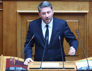 Ανδρουλάκης: «Παρακολουθήσαμε μια ακόμα παράσταση με τίτλο “Μητσοτάκης ο κυνηγημένος”»