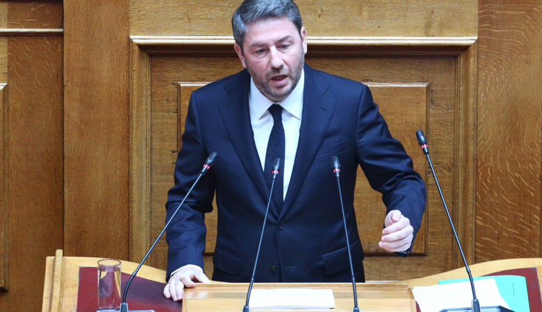 Ανδρουλάκης: «Παρακολουθήσαμε μια ακόμα παράσταση με τίτλο “Μητσοτάκης ο κυνηγημένος”»