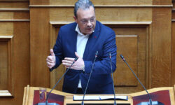 Φάμελλος: «Το καθεστώς Μητσοτάκη κάνει ό,τι μπορεί για να κρύψει την αλήθεια και τις ευθύνες για το δυστύχημα των Τεμπών»